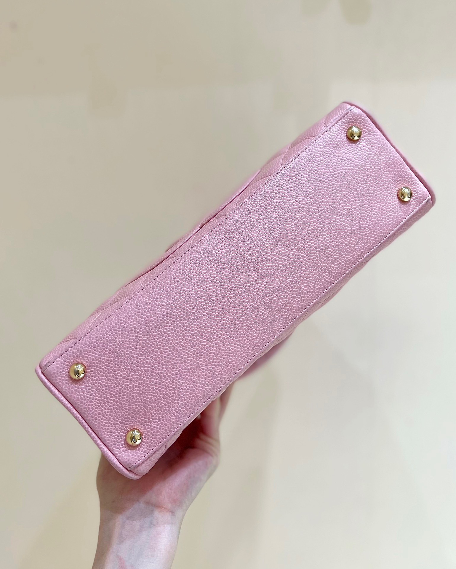 z4744994488743_511fb78b99388ff7e98a6dc0a5941f0f Túi xách Chanel Vintage CC Quilted Caviar Bowling Màu Hồng