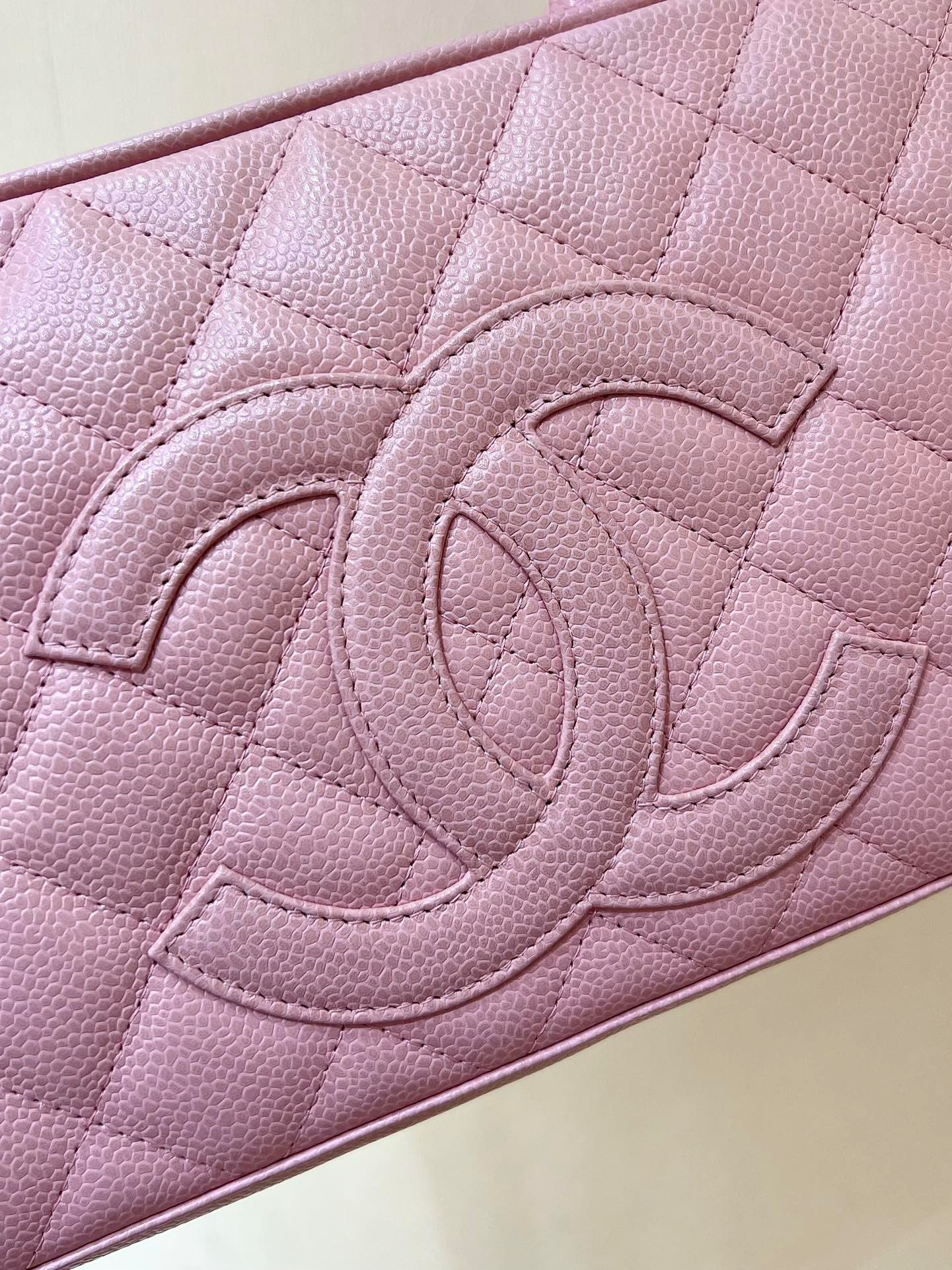 z4744994495602_6e70e75c56b750422091a5ab5c708149 Túi xách Chanel Vintage CC Quilted Caviar Bowling Màu Hồng