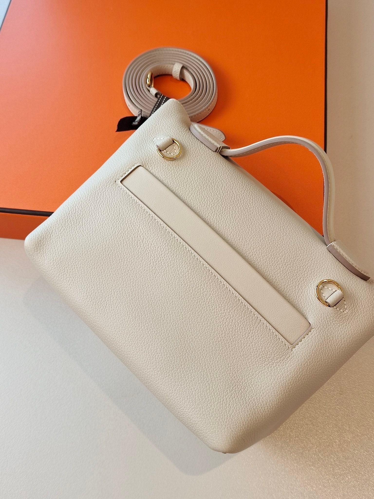 z4866559447526_6025f60fa69ea367ccdef8ceaf8c2958 Túi xách Hermes Mini 24/24 Evercolor Stamp Màu Kem