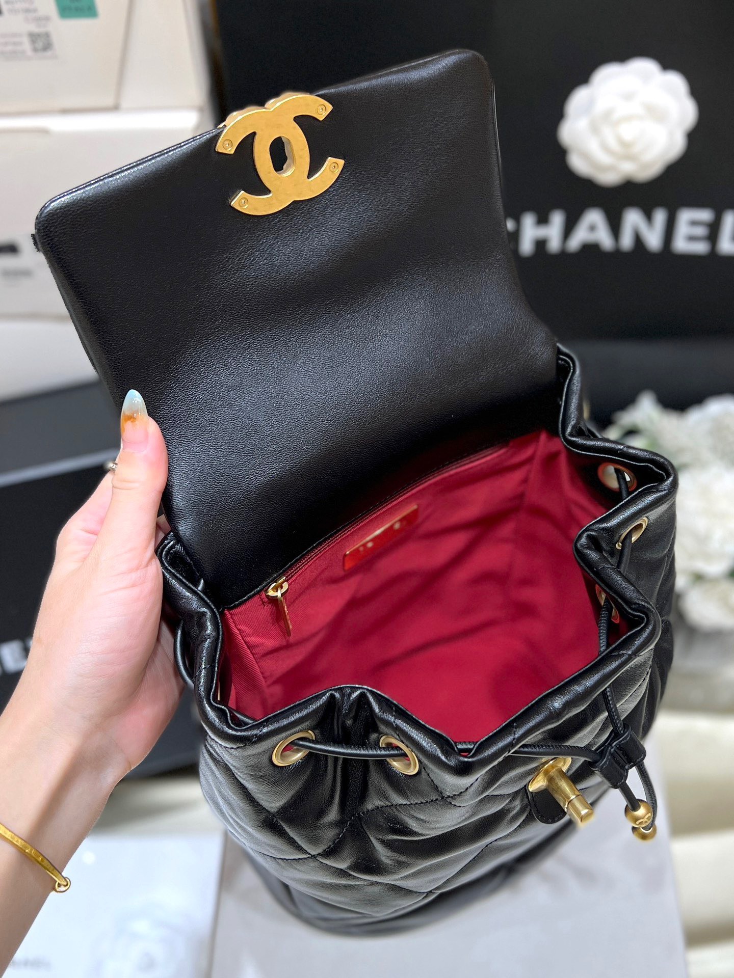 z4897780478956_c8cab675aad35228b21b8e79daf7d6c1 Balo Chanel 19 Backpack Shiny Lambskin Màu Vàng Đen