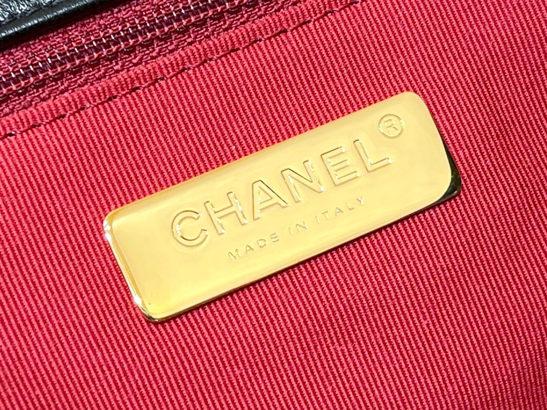 z4897780484897_96f5d59d66aafcaa71efb623e2b4f8a3 Balo Chanel 19 Backpack Shiny Lambskin Màu Vàng Đen