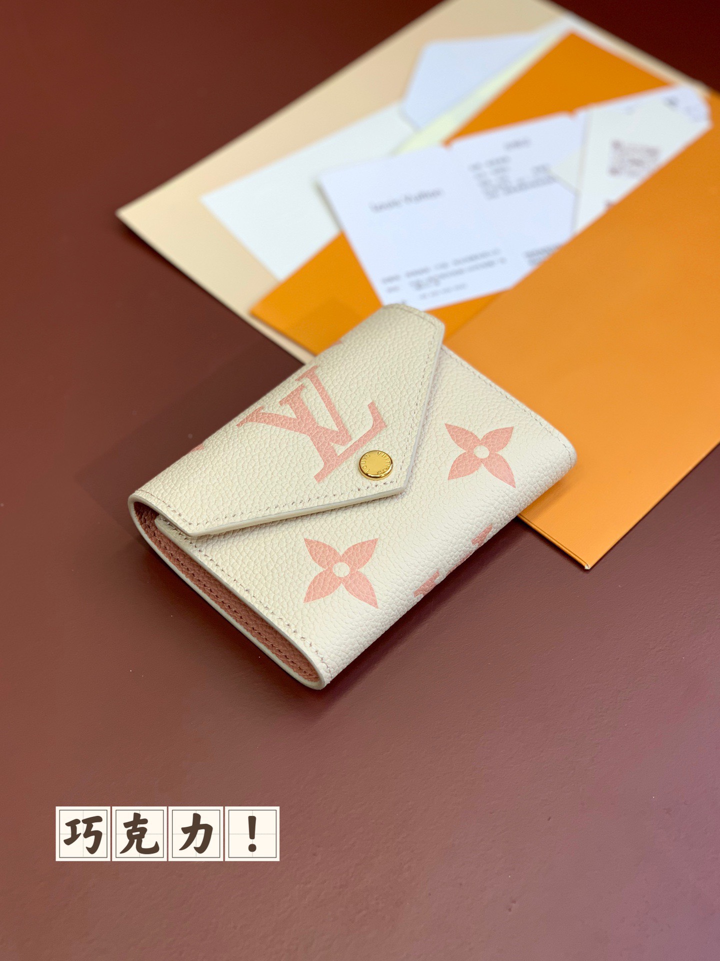 z5042011449323_1195707ba6ffd2e85ac20a91f608b328 Ví nữ louis vuitton siêu cấp –VNSC2034