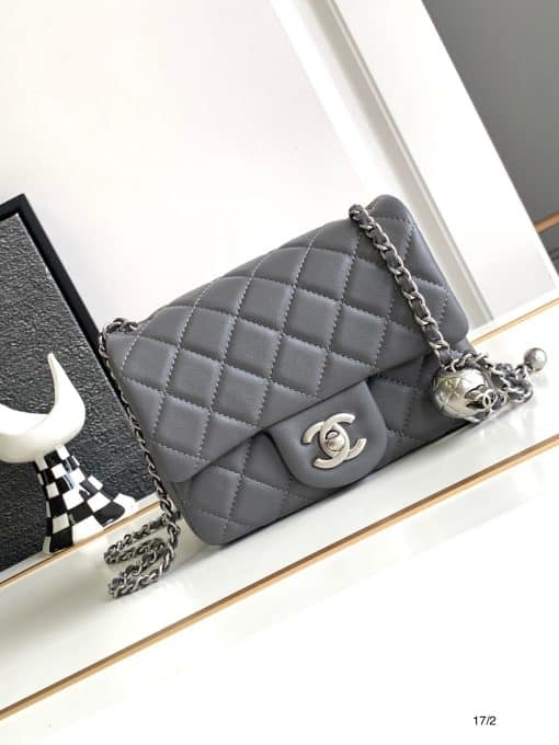 Chất liệu túi Chanel Mini phổ biến