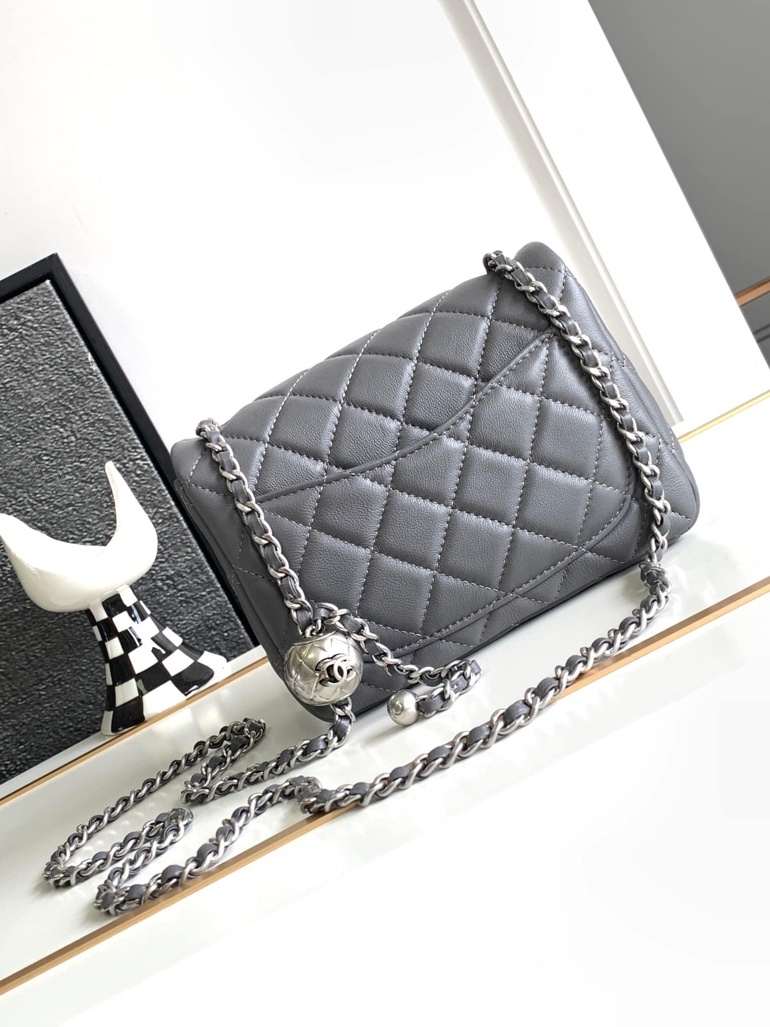 z5072592994758_c36ff69eb24193193de412c820295f45 Túi Chanel Classic Mini Da Lambskin hàng hiệu