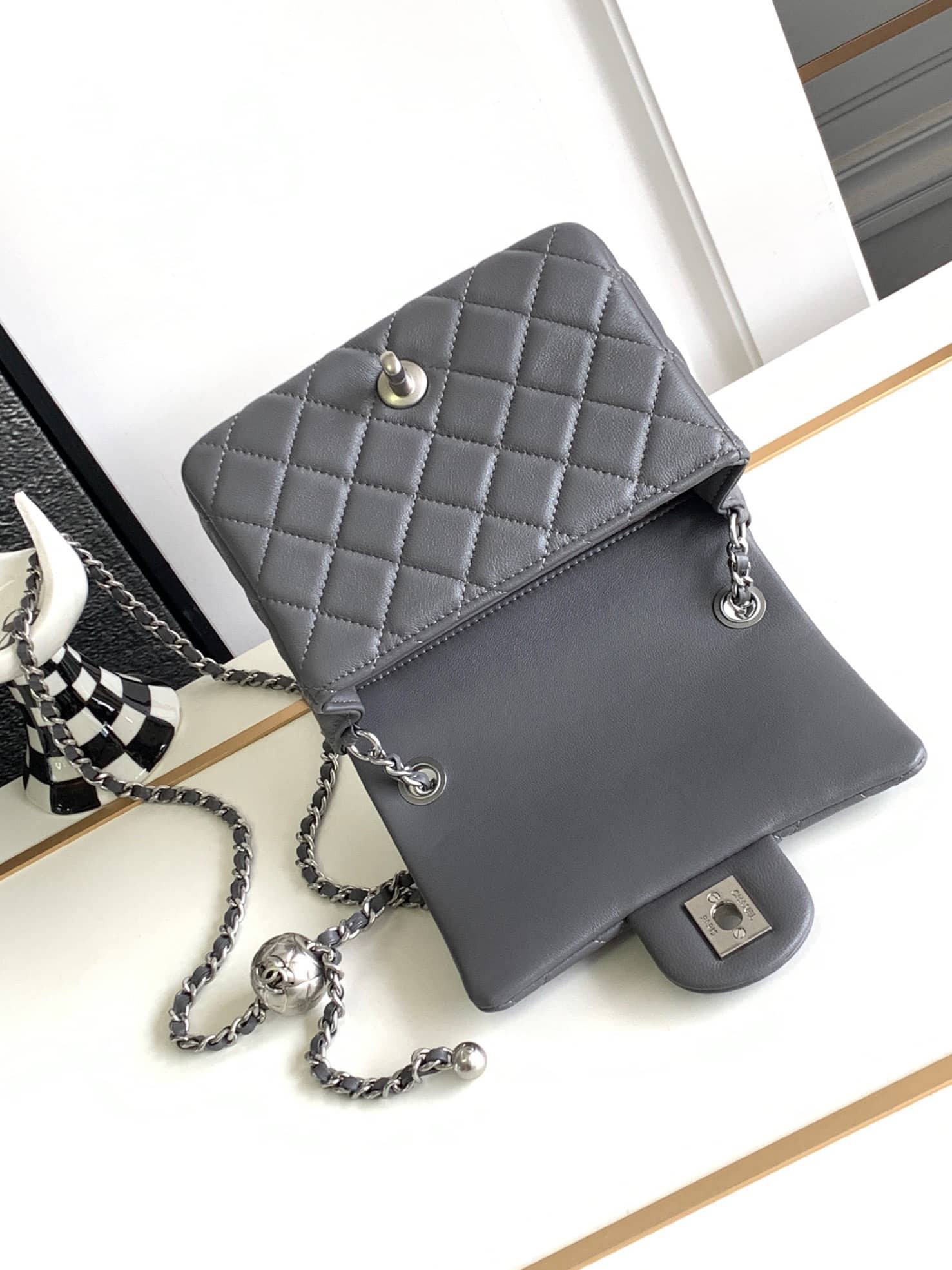 z5072592998852_5afca43d8877d37870c1d60e62e960dc Túi Chanel Classic Mini Da Lambskin hàng hiệu