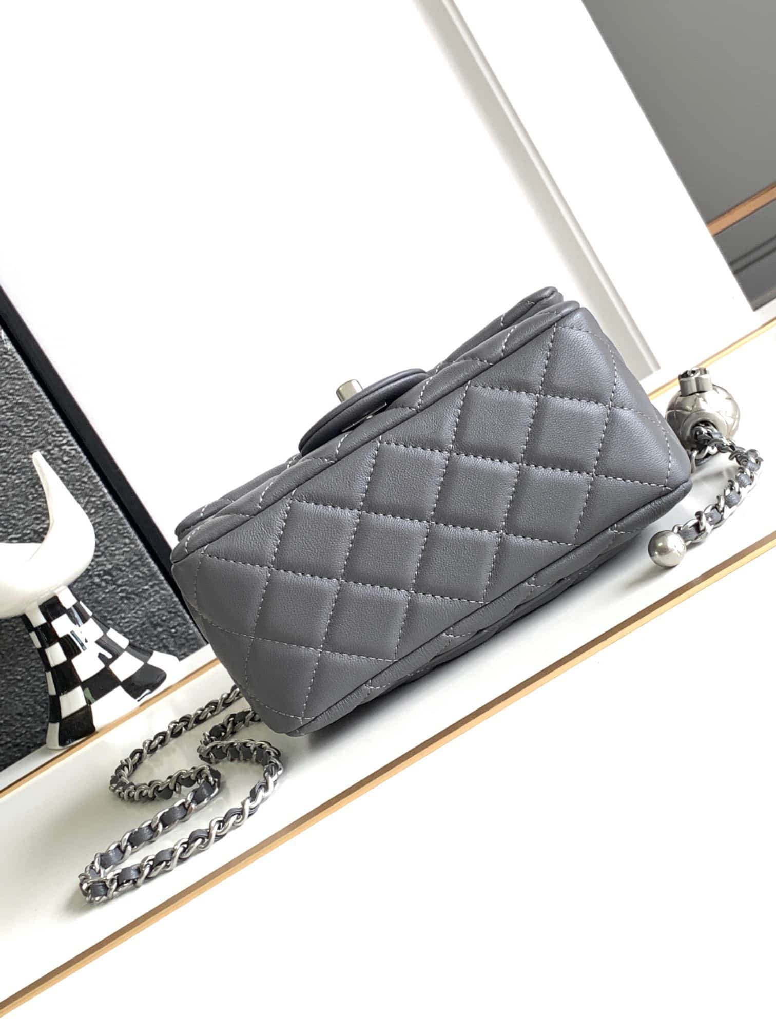 z5072593024731_73a32e0b41695ef6921a87a7aa47b283 Túi Chanel Classic Mini Da Lambskin hàng hiệu