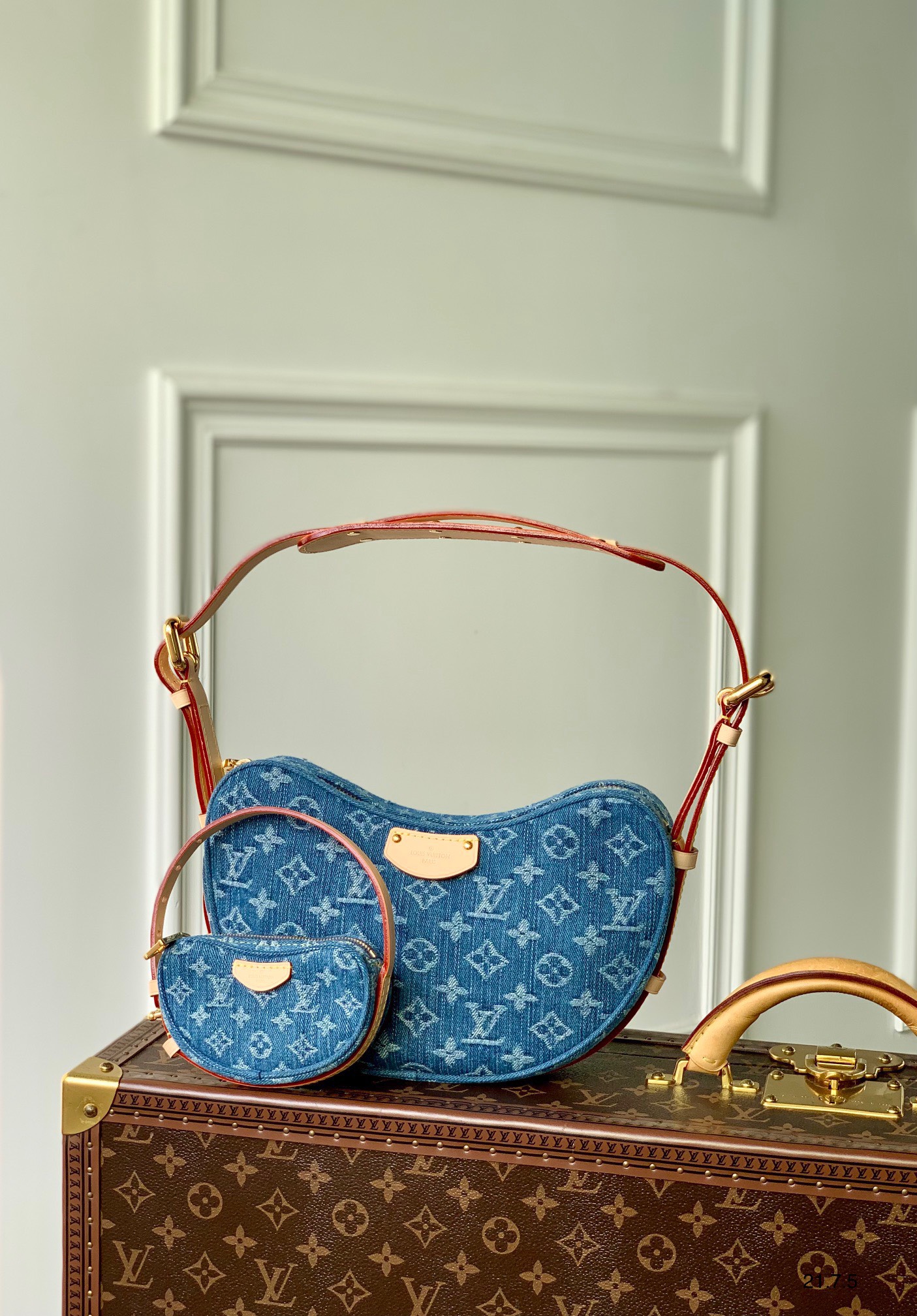 z5196924475288_d650b583bec7dfae2ac4a4b7a9f9843d Túi xách nữ LV Denim Monogram Croissant MM hàng hiệu