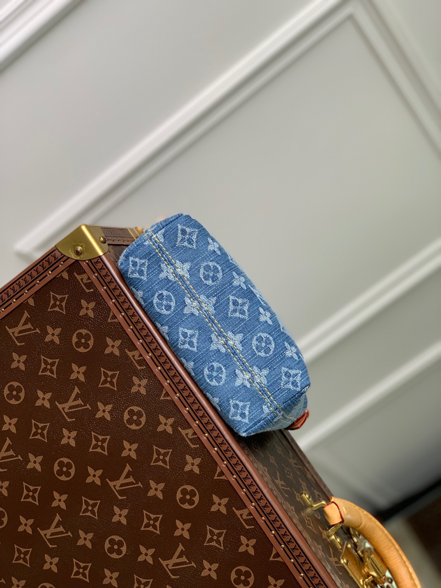 Kinh nghiệm sử dụng LV Hills Pochette Bag Monogram Denim màu xanh