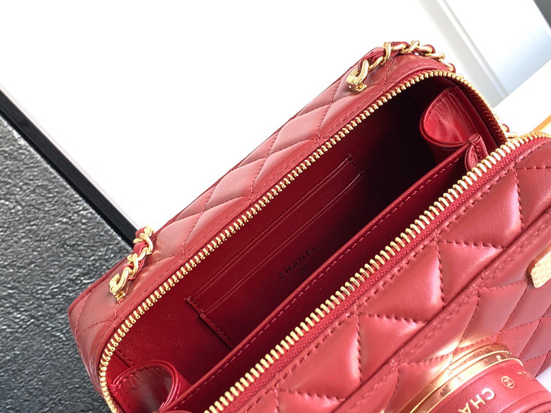 Lưu ý khi bảo quản Chanel 24 Camera da Lambskin màu đỏ