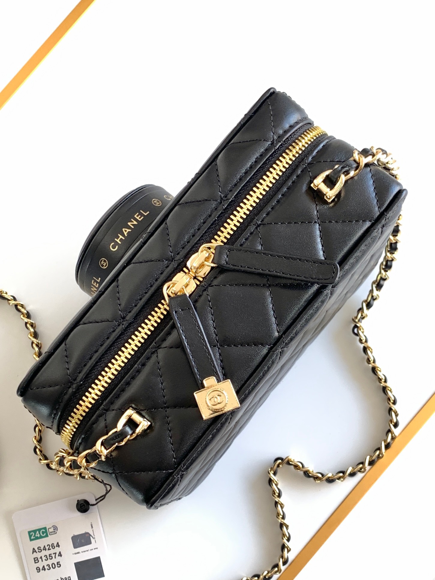 z5251253523879_0f11cddd3d5a1224f33c26896178b21f Túi Xách Chanel 24 Camera da Lambskin Màu Đen hàng hiệu