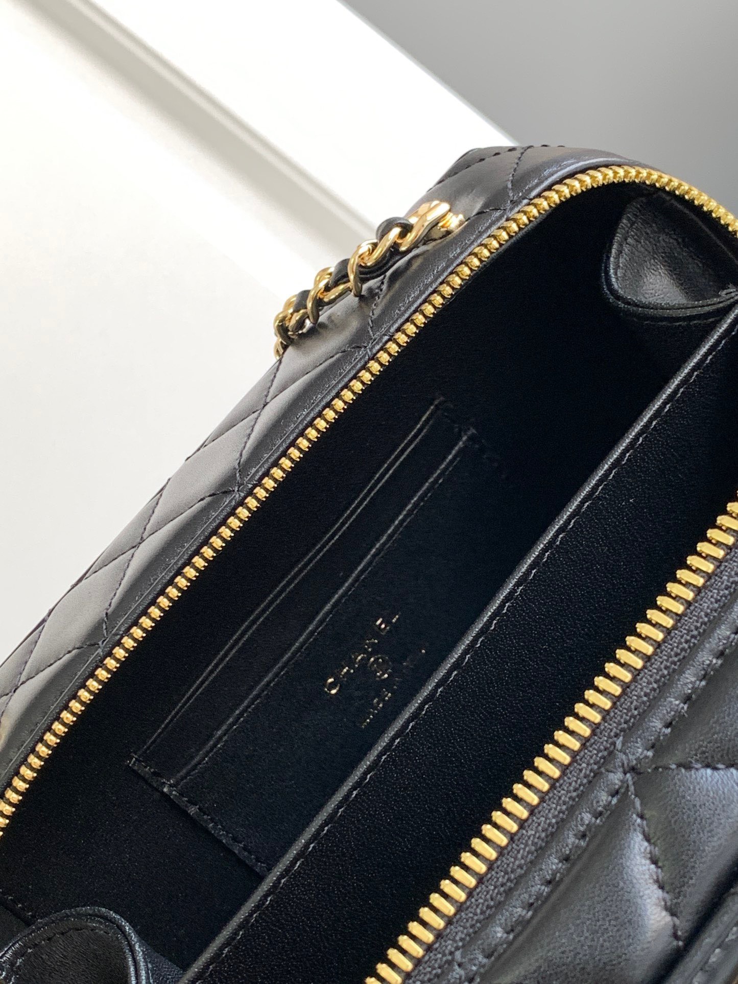 Túi Xách Siêu Cấp - Địa chỉ cung cấp túi xách Chanel 24 Camera da Lambskin màu đen