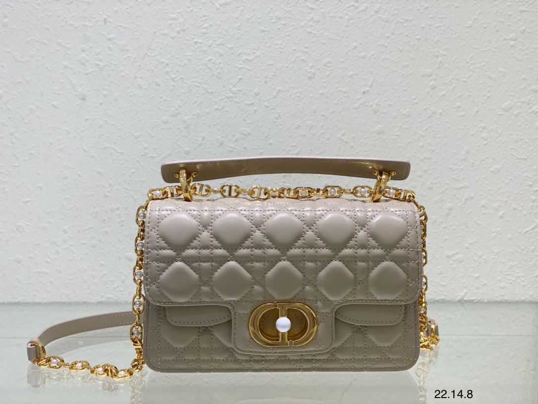 Giới thiệu thương hiệu Dior