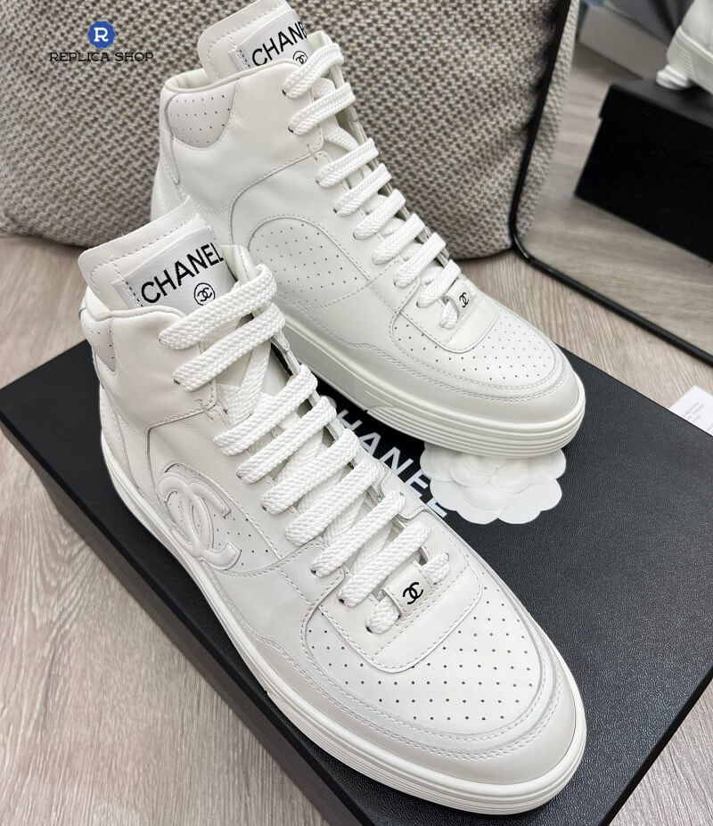 Có nên mua giày Replica không?
