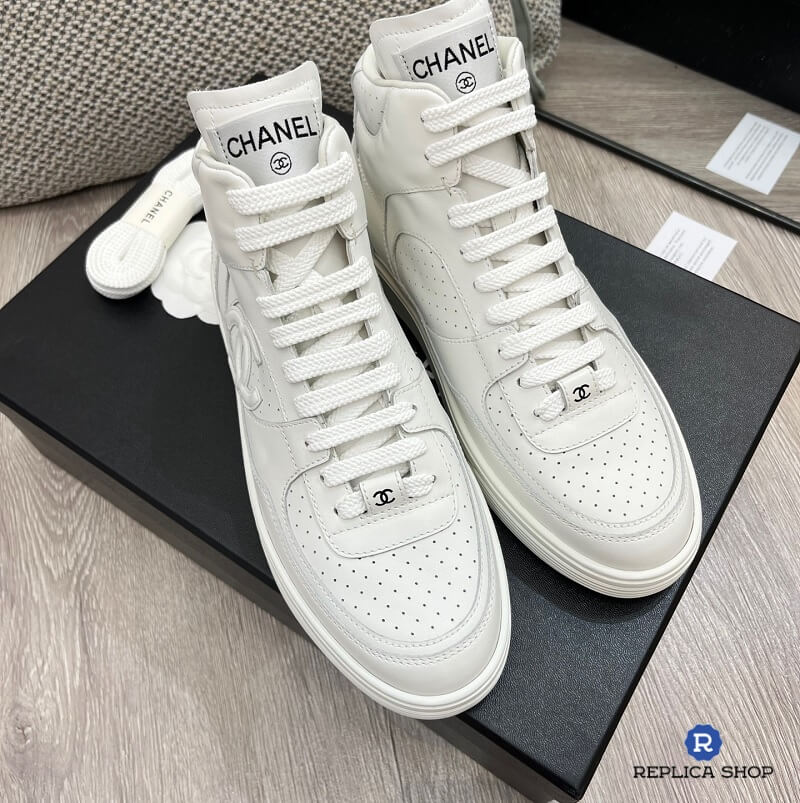 Giày Replica là gì? Phân biệt giày Super Fake và Replica