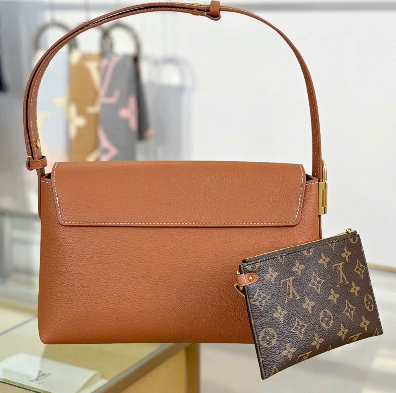 Túi đeo chéo Louis Vuitton Low Key Túi đeo chéo Louis Vuitton Low Key