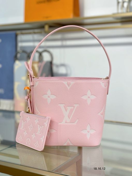 Túi xách Louis Vuitton màu hồng