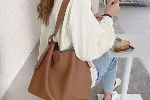 Cách phối đồ với túi xách màu nâu​