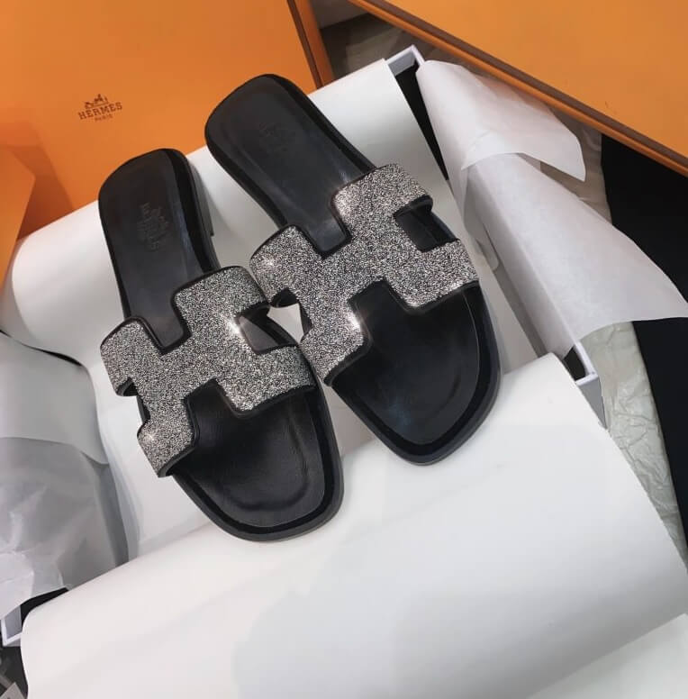 Vì sao cần đo size dép Hermes trước khi mua?