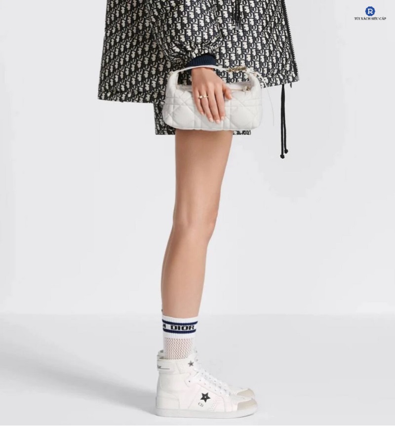 T&uacute;i x&aacute;ch Tay Nữ Dior Travel Nomad Pouch Handle Bag