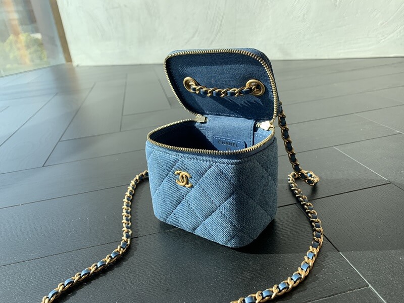 Túi Chanel mini hộp vuông 22C Pearl Crush Denim
