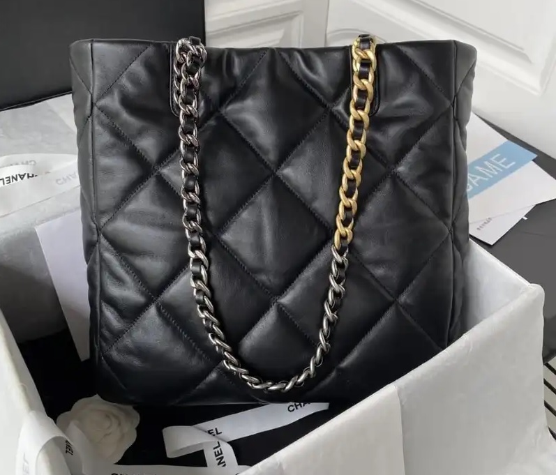 Túi Chanel 19 Shopping Bag Black